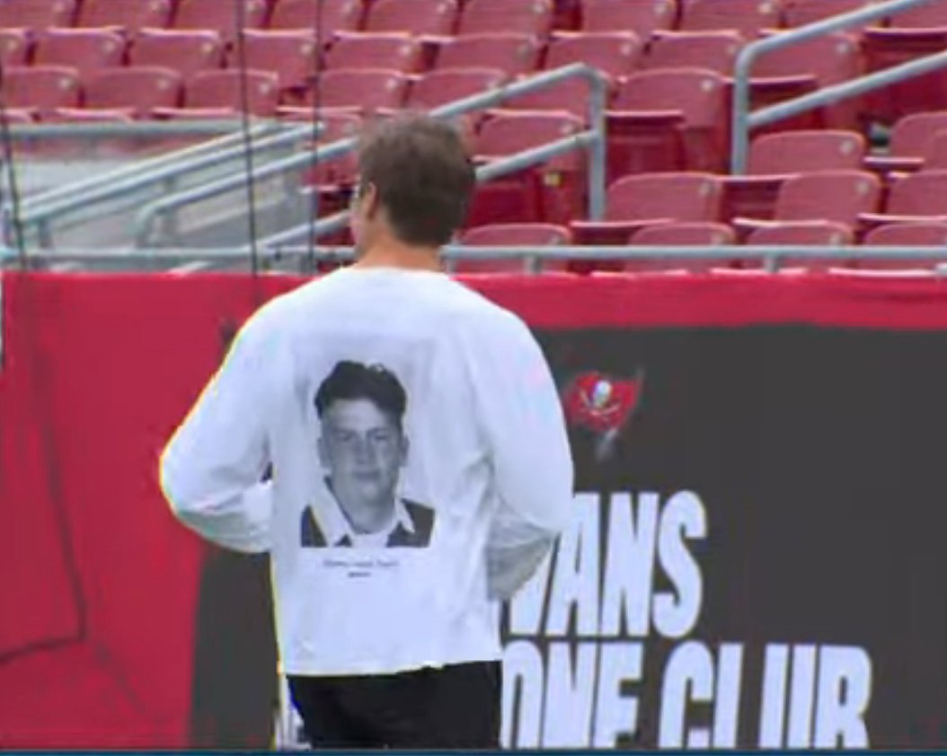 ClutchPoints on Twitter "Tom Brady is wearing a Tshirt with his high