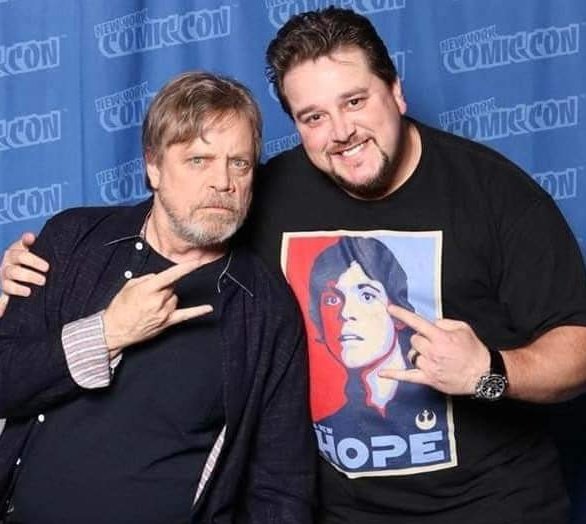Julia_VIOO's tweet photo. Happy birthday @MarkHamill ! We appreciate your support so much and wish you the most auspicious of birthdays in all the Galaxy! ✨💫🎁🥳🕯️🎂 #HappyBirthdayMarkHamill #voteinorout @voteinorout @MakeGoodTreble #StarWars #LukeSkywalker #joker #love #ANewHope #peacemaker #ComicCon https://t.co/1VwXx86YHx
