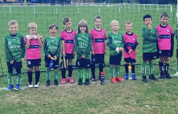 MPFCJuniors's tweet photo. Our Under 7’s were in action today, under the stewardship of @BenFromLeeds10 with our dual team away at Ossett Albion and the sole team at home to LS27. Some great football on show across three competitive games with smiles on all the Children’s faces 👏🟢⚫️⚽️ #mpjfc https://t.co/NqZN5YVdtL