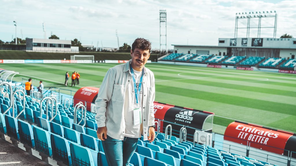 JosePA_16's tweet photo. 📋 Una 𝗮𝗹𝗶𝗻𝗲𝗮𝗰𝗶𝗼́𝗻 𝘁𝗶𝘁𝘂𝗹𝗮𝗿 🎙️🗞️ en #Valdebebas 🏟️.
@Twitch✖️@FurorExt✖️#RadioCDB
@realmadrid 🆚 @CDBadajoz
📸 @__cxrla https://t.co/vYKQKMTdim