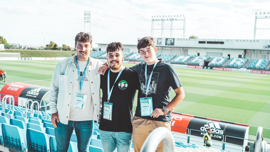 JosePA_16's tweet photo. 📋 Una 𝗮𝗹𝗶𝗻𝗲𝗮𝗰𝗶𝗼́𝗻 𝘁𝗶𝘁𝘂𝗹𝗮𝗿 🎙️🗞️ en #Valdebebas 🏟️.
@Twitch✖️@FurorExt✖️#RadioCDB
@realmadrid 🆚 @CDBadajoz
📸 @__cxrla https://t.co/vYKQKMTdim