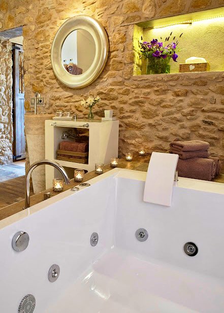 elracodemadrema's tweet photo. Tarda de diumenge, moment ideal per gaudir de la tranquil.litat i relax del jacuzzi.
A soles o en companyia …
#hotelnomesadults #hotelambencant #jacuzzitime #jacuzzidoble #habitacionsambencant #tardadediumenge
🔗 https://t.co/9PBGJiO8dB https://t.co/WR1MUsZBA2