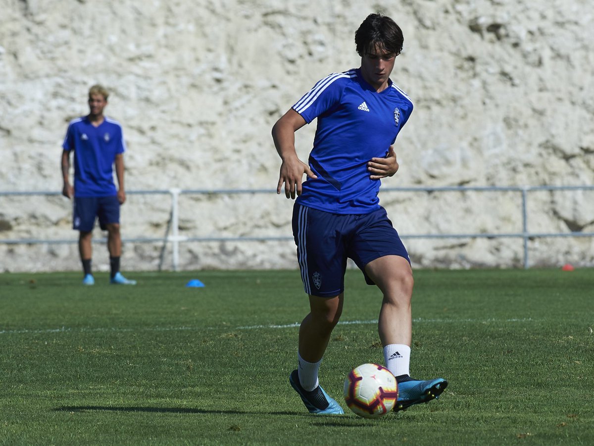 MBlanquillo1932's tweet photo. 🦁 Gran noticia esta tarde para uno de nuestros canteranos

🤩 @christianyus_, cedido en el Utebo, ha vuelto a pisar un terreno de juego en partido oficial 2 años y medio después tras 2 durísimas lesiones 🤍💙

💪🏻 Ha entrado en el descuento para cerrar la victoria ante el Izarra https://t.co/EvgnbxhBTa