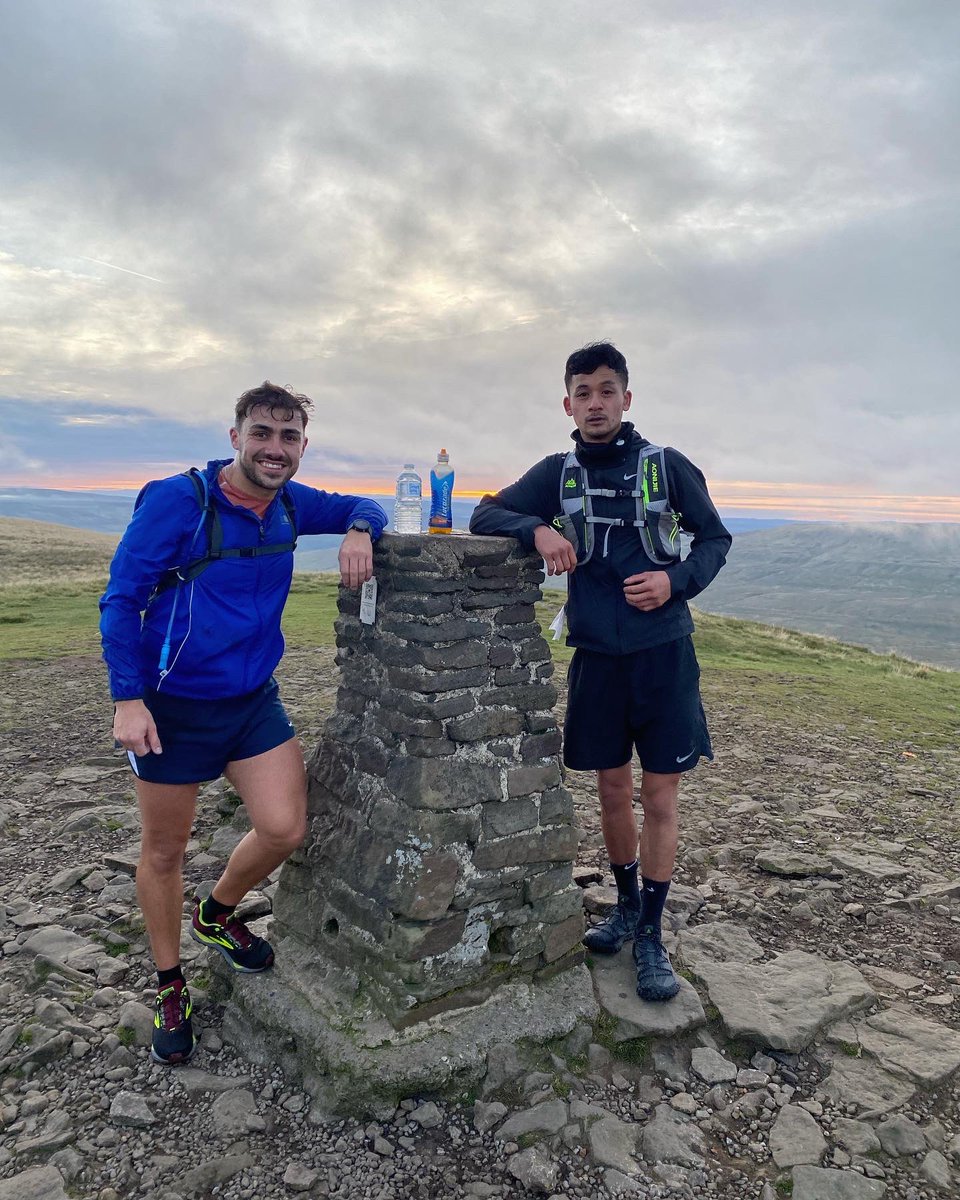 robbwongg3's tweet photo. Yorkshire 3 peaks completed it, 4.5 hours 🤝 https://t.co/3Pj6KH08Vb