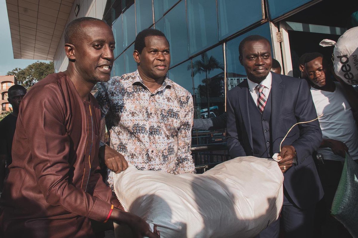 RobertKayanja's tweet photo. Today, I and  @Phanerookampala together with @worship_harvest just flagged off over 10 tons of Food, Piles of Clothes and Seeds together with tractors that will be ploughing and planting the food to Karamoja. Thanks for all your support.
God bless you. #karamojacry https://t.co/VK6WkrjH68
