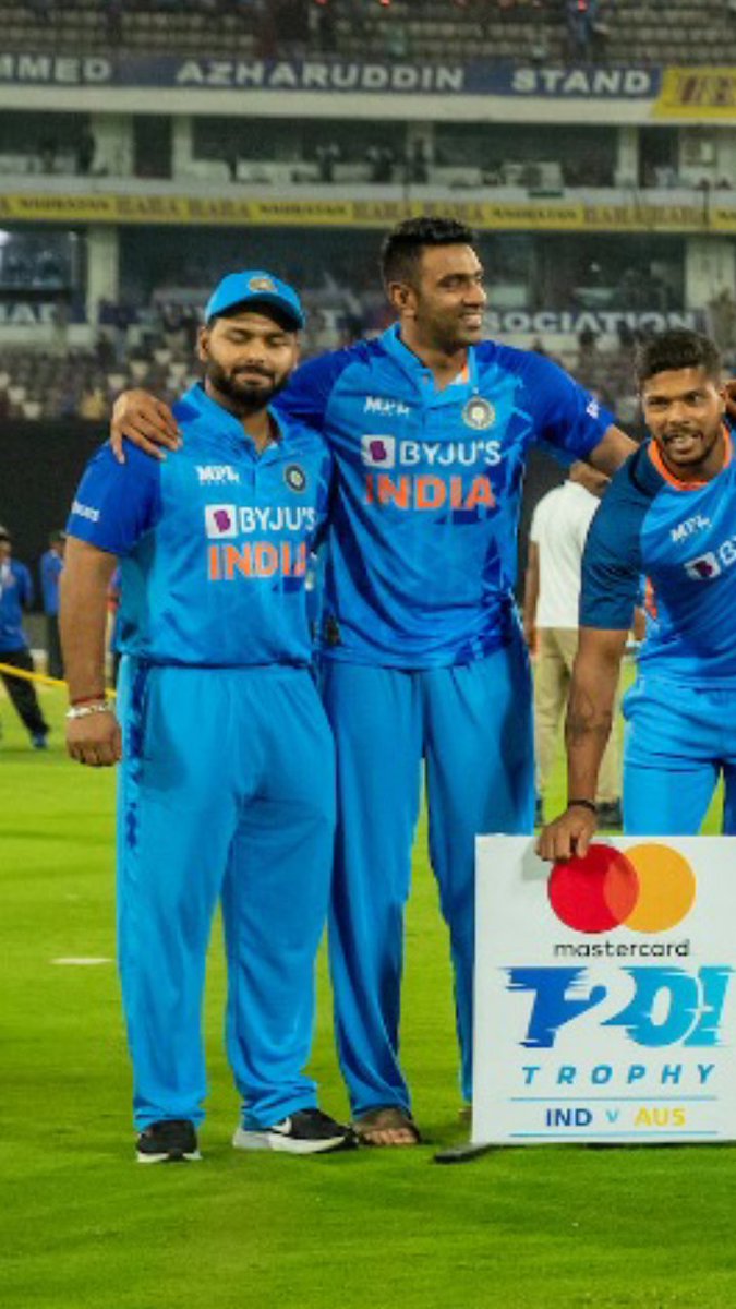 shymanIN's tweet photo. @imVkohli Rishabh Bhai, what happened ❓❔ https://t.co/bGBsvKCl3z