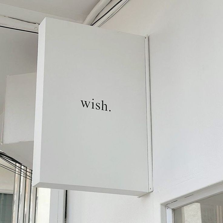 — cloudcyno's new post!

" like umm ah who gives a fuck?
    don't worry bout it just
          blow a kiss to me. "

         #seductivesunday