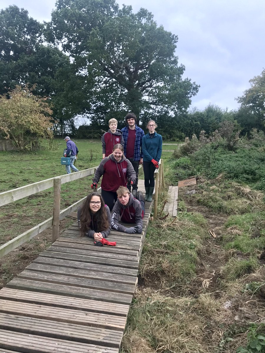 GauntlettESU's tweet photo. Today we built a bridge!
at our local nature reserve.  #Skillsforlife #community #conservation https://t.co/Oq2XCrOot2