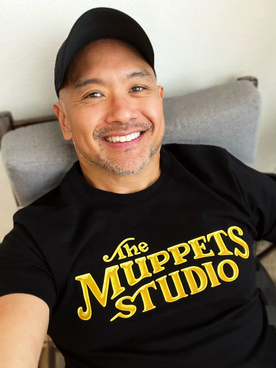 jmaruyama's tweet photo. Love this Muppets Studio t-shirt from #D23Expo #MickeysOfGlendale @TheMuppets #disney #TheMuppetsStudio https://t.co/tHWTPhaZBU