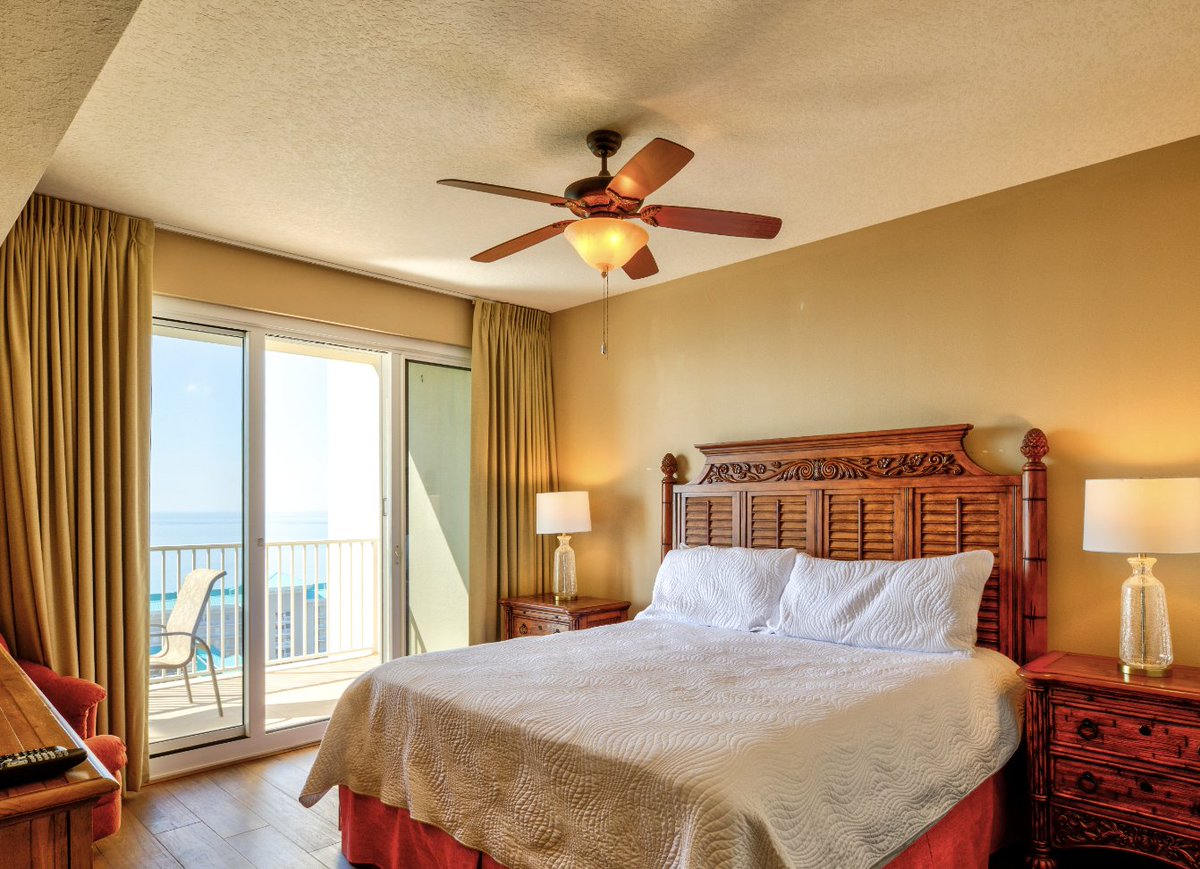 The Two Bedroom units offer over 1500 square feet of space to sprawl out during your vacation. With two full bathrooms, everyone has space to sprawl out and relax during their Destin Vacation at Seascape in Ariel Dunes.