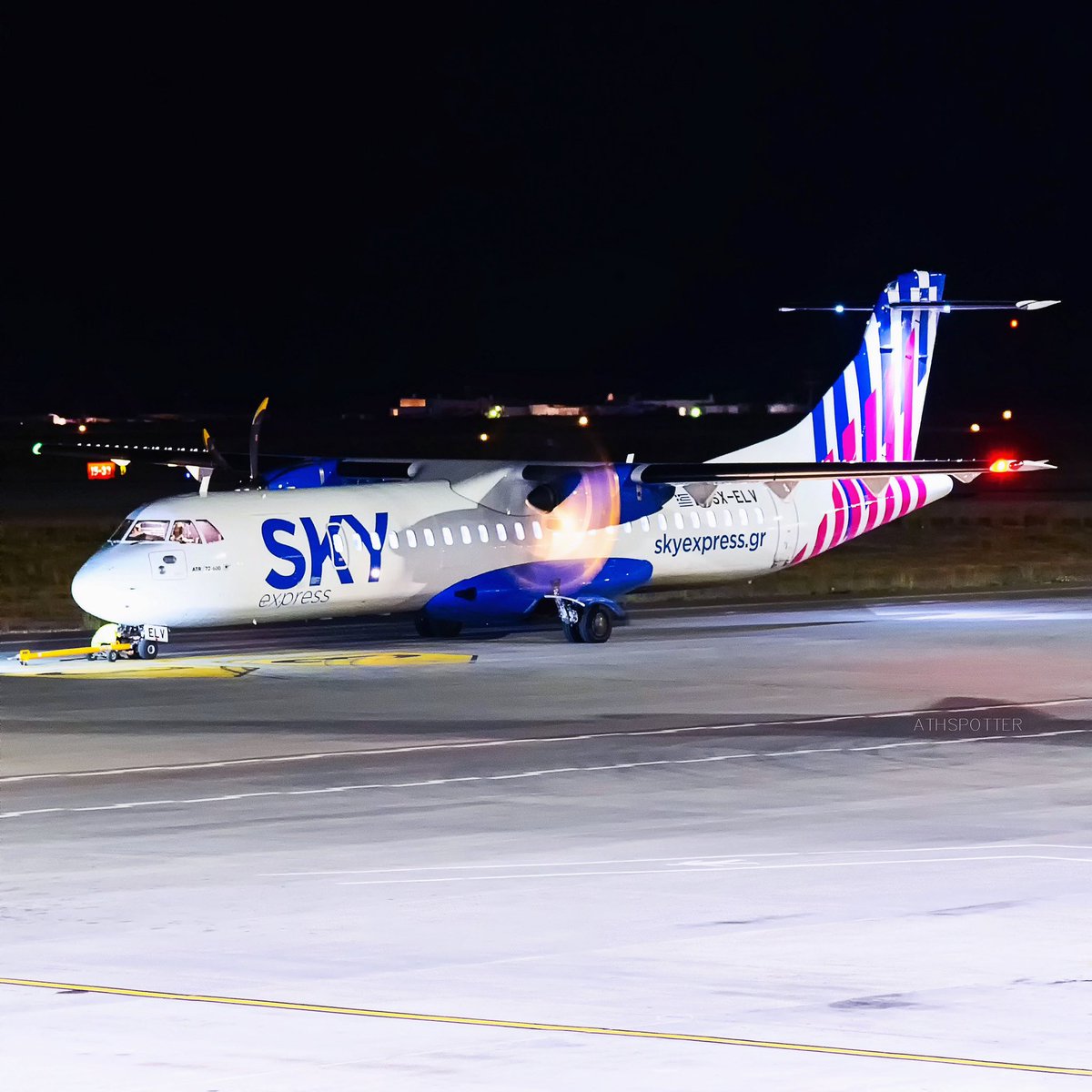 athspotter's tweet photo. SKY Express ATR 72-600 starting up for the return flight to Athens! 🛫
@ATRaircraft
#SXELV #ATR #skyexpressgreece #skyexpress #ATR72 #ATR72600 #atraircraft #atrintolife #aircraft #sky #airplane #aviation #startup #propeller #greeceisbliss #avgeek #jetready #LGSR #JTR #santorini https://t.co/g3AYgFakXf