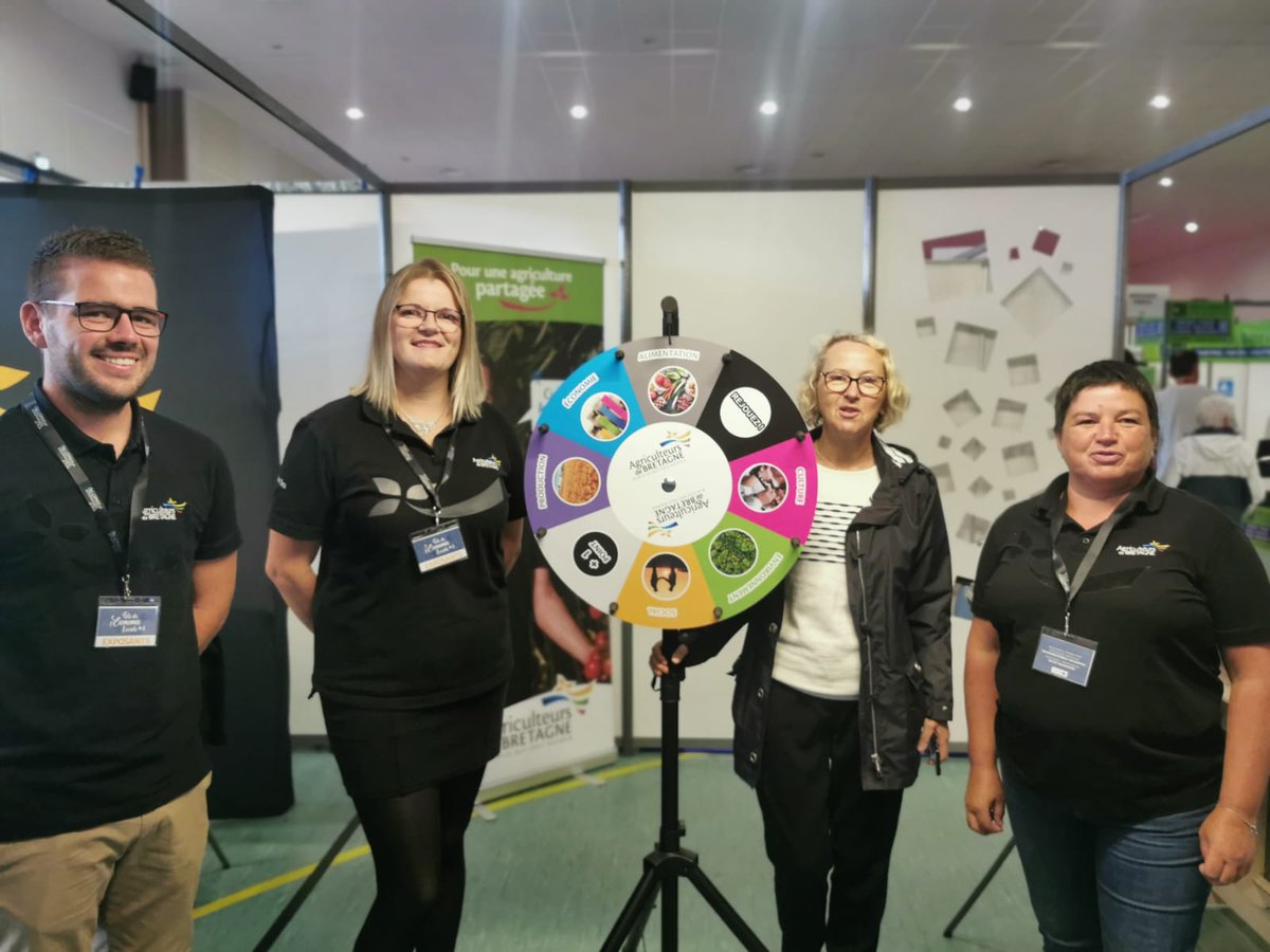 Quelques images de la Fête de l'Economie Locale qui s'est tenue ce dimanche à Lesneven. Merci à nos adhérent(e)s pour l'animation du stand toute la journée et à <a href="/GrazieMelchior/">Graziella Melchior</a>, députée et à @claudiebalcon, maire de Lesneven pour leur passage !