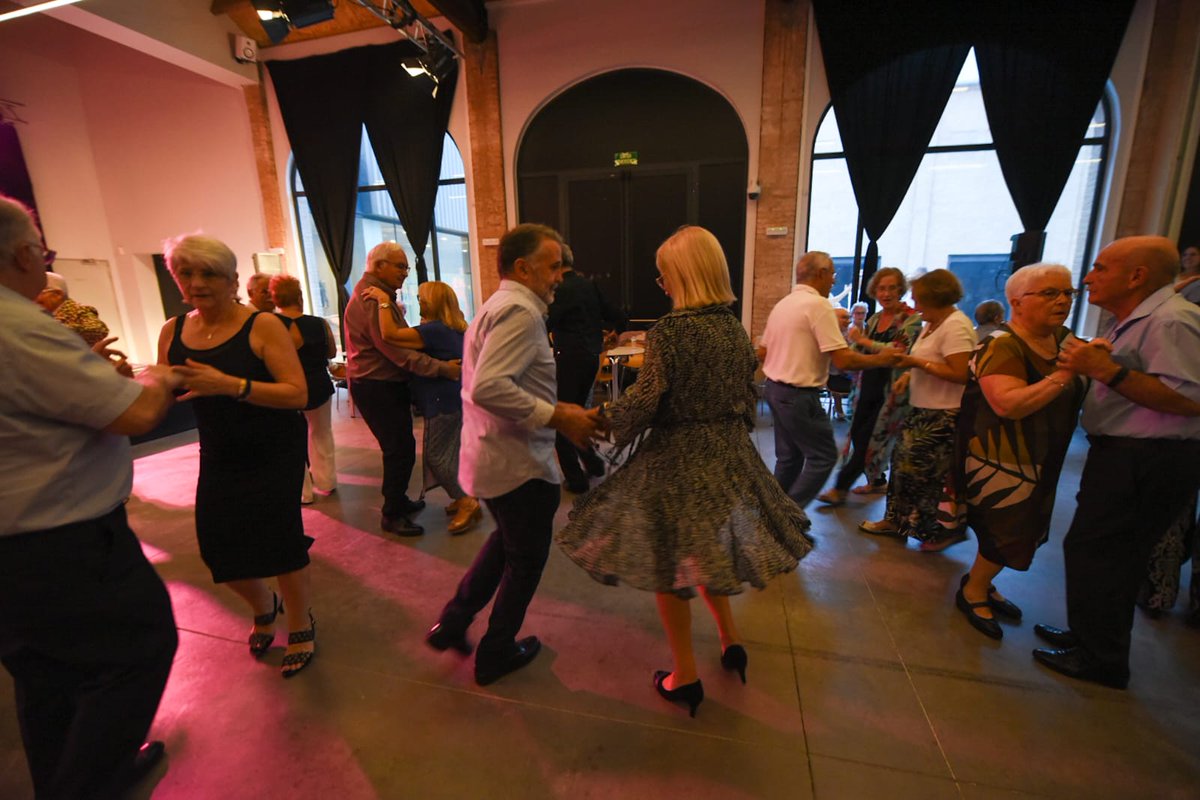 💃🕺Entrades exhaurides i èxit de públic al Ball per a la Gent Gran, organitzat per l'Ajuntament i @launiosc #Santcugat 

👉S'han programat 10 sessions fins al mes de juny del 2023

ℹ️https://t.co/M8Nr0BTVEE
