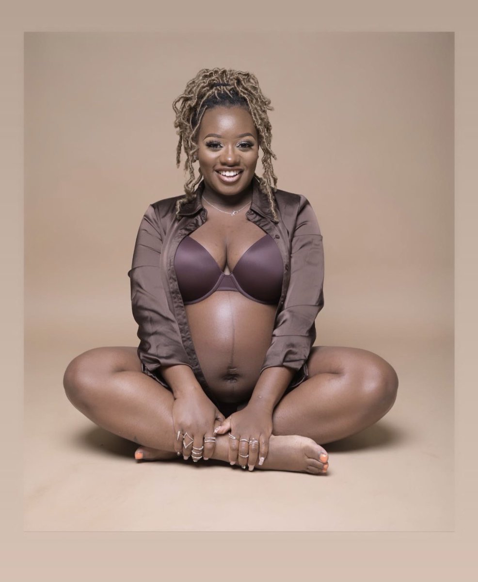 MidgetCakes's tweet photo. I hope she comes 10/10/22 or 10/22/22 #OctoberVeryOwn🥰 https://t.co/Rubtgjbugg