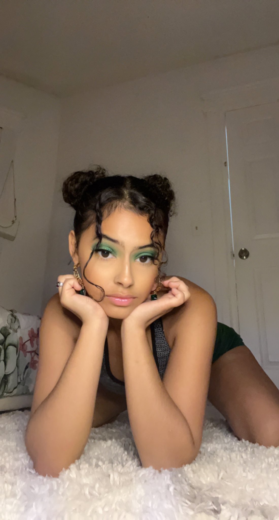 Dani Diaz on Twitter: "Can I be your alien gf this Halloween 🎃? https://t.co/O6eWY1X9OU" / Twitter