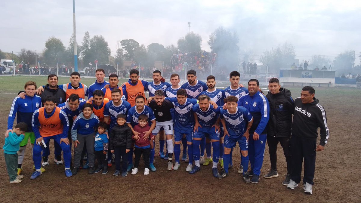 DeportivoAnguil's tweet photo. #SuperclásicoRuta5 #Anguilense Vs Uriburu 

Arrieta Emmanuel
Ponce Daniel
Jamad Adrian
Jiménez Germán
Fonseca lucas
Arrieta Kevin
Miranda Diego
Miranda Sebastián 
Bianco Federico
Roman Miguel
Eberts Miguel.

#ELCLUBDELPUEBLO #TODOSJUNTOS https://t.co/jvbUWTQ4A5