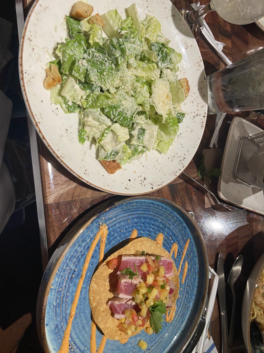Ashlee52624's tweet photo. @FridaAlvin @Bpagan610 @WCBethlehem Last night dinner delicious! Followed by a great night. #urbantable #foodfriendsfun https://t.co/vV24Rs6pQa