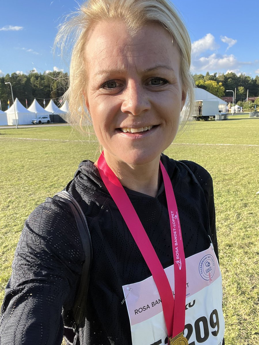 Supporting the #pinkribbon movement today and proud to share <a href="/Elekta/">Elekta</a> s progress towards the #SDGs as we mark <a href="/TheGlobalGoals/">The Global Goals</a> anniversary