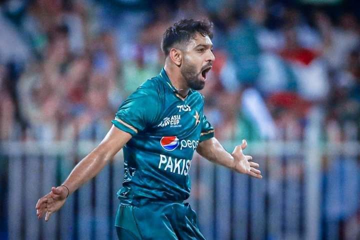 Samiaus41666495's tweet photo. Man of the match 😎
#chacha
#PAKvENG https://t.co/QBl8ZZTmmi