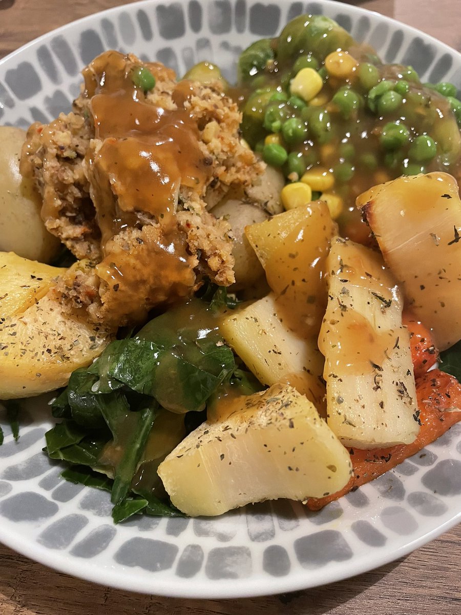 Emlougar's tweet photo. I genuinely don’t care what c@rnists  think of my dinner, it’s an achievement to just get out of bed at the moment 🥰
(It’s nut roast not stuffing ✨) https://t.co/wzvzkiWOUg