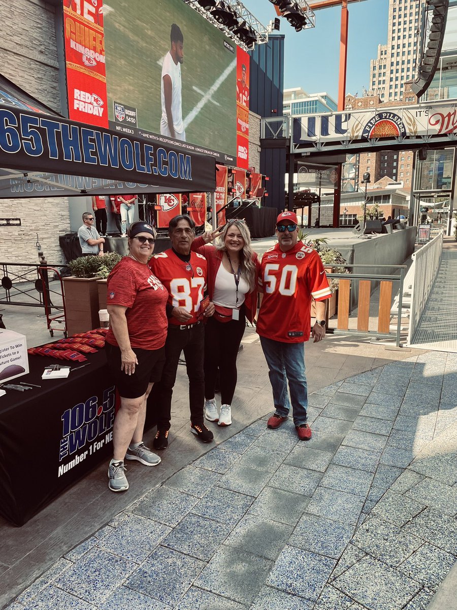 106.5 The WOLF tweet media