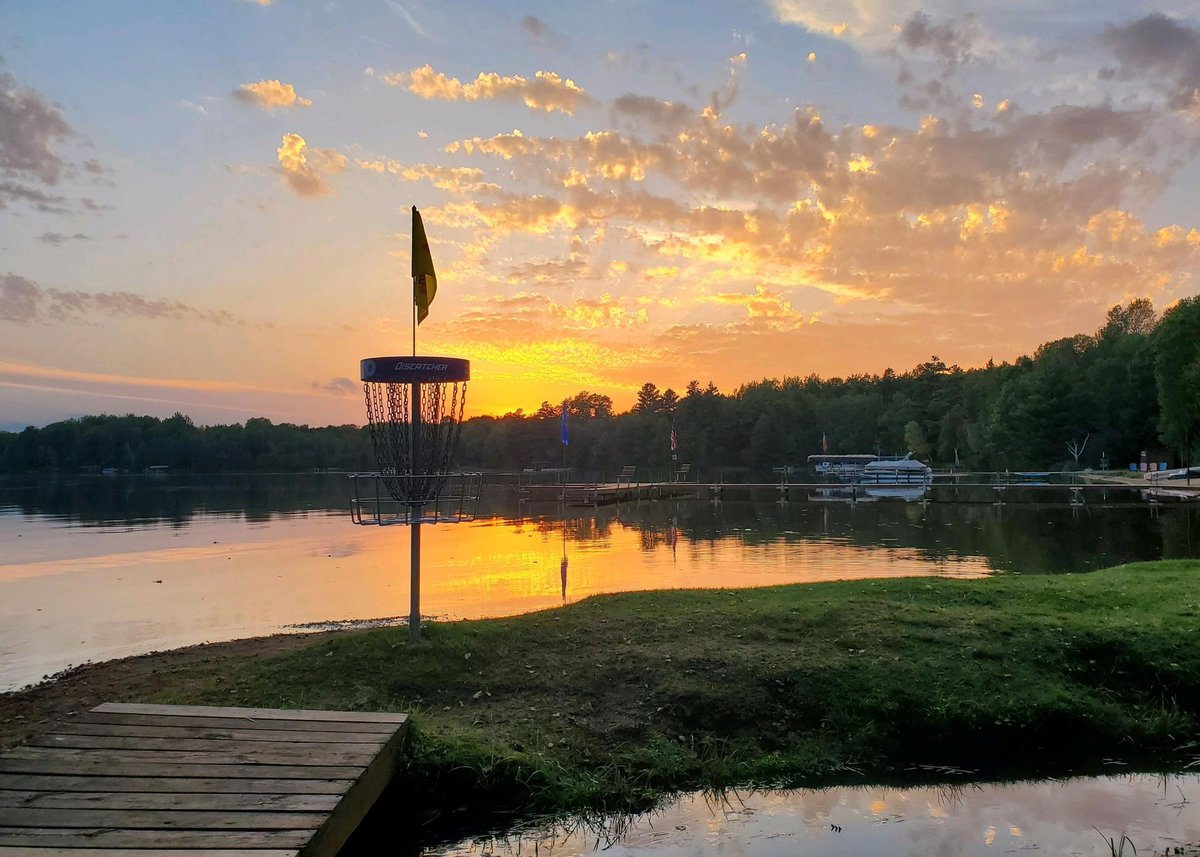Bukealicious's tweet photo. @BrianTMcClellan Hole 29 at Sandy Point Resort and Disc Golf Ranch on Tuesday evening https://t.co/XnZ1fkb1Ff