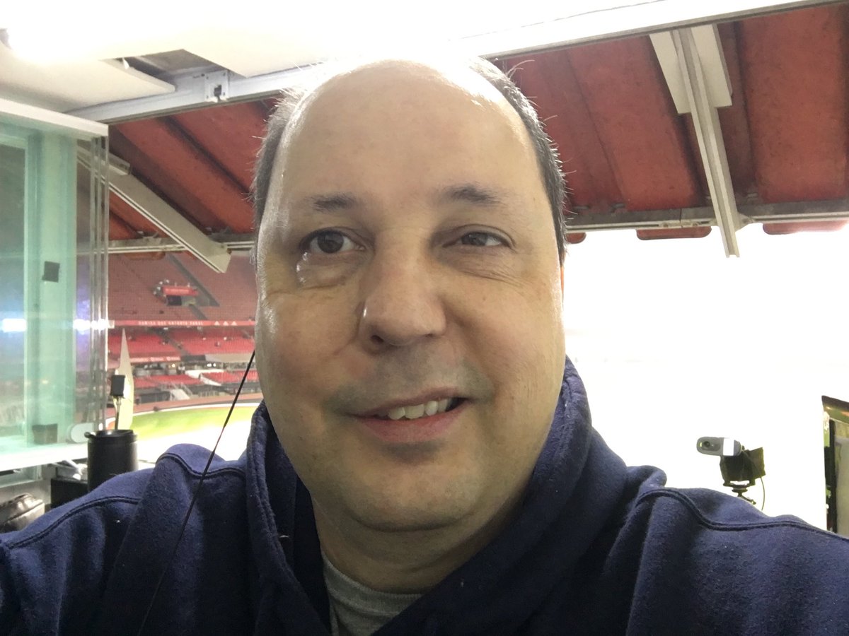 AlePraetzel's tweet photo. No Morumbi, para comentar ⁦@SaoPauloFC⁩ 2x1 ⁦@AvaiFC⁩ pela ⁦@RBandeirantes⁩.
Às 20h, com Ulisses Costa, ⁦@dovallepaulo⁩, ⁦@brunomiliozi⁩ e ⁦@capelareal⁩. https://t.co/T2WYMju9h5