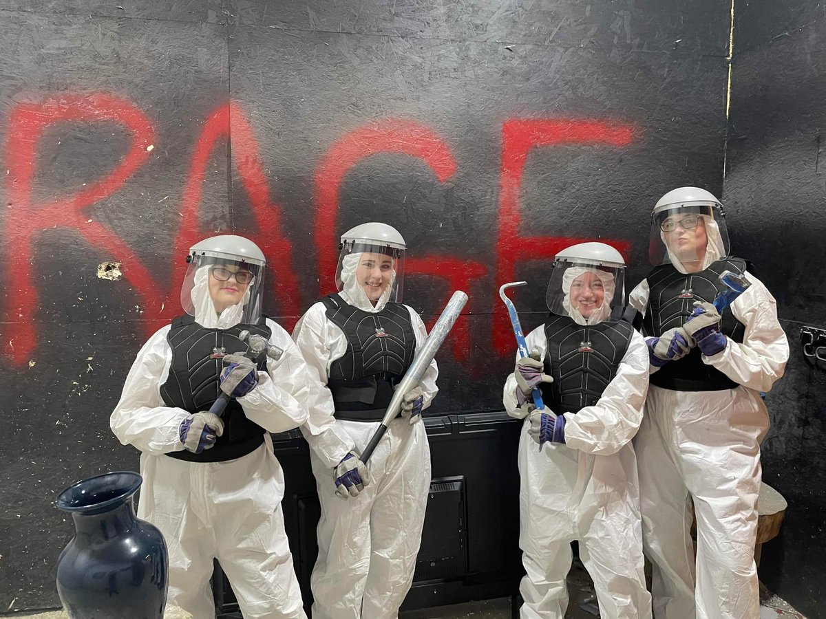 VivicaMiller's tweet photo. Bachelorette Shenanigans π₯° π₯³
We got to play out my 13 year old self's fantasy at a RAGE ROOM! We got to break shit with no cleanup or consequence π
Love all you ladies π₯°β¨ @xdreamfaex @JessicaTaylor07 #Hallowedding π https://t.co/oXmxftN25x