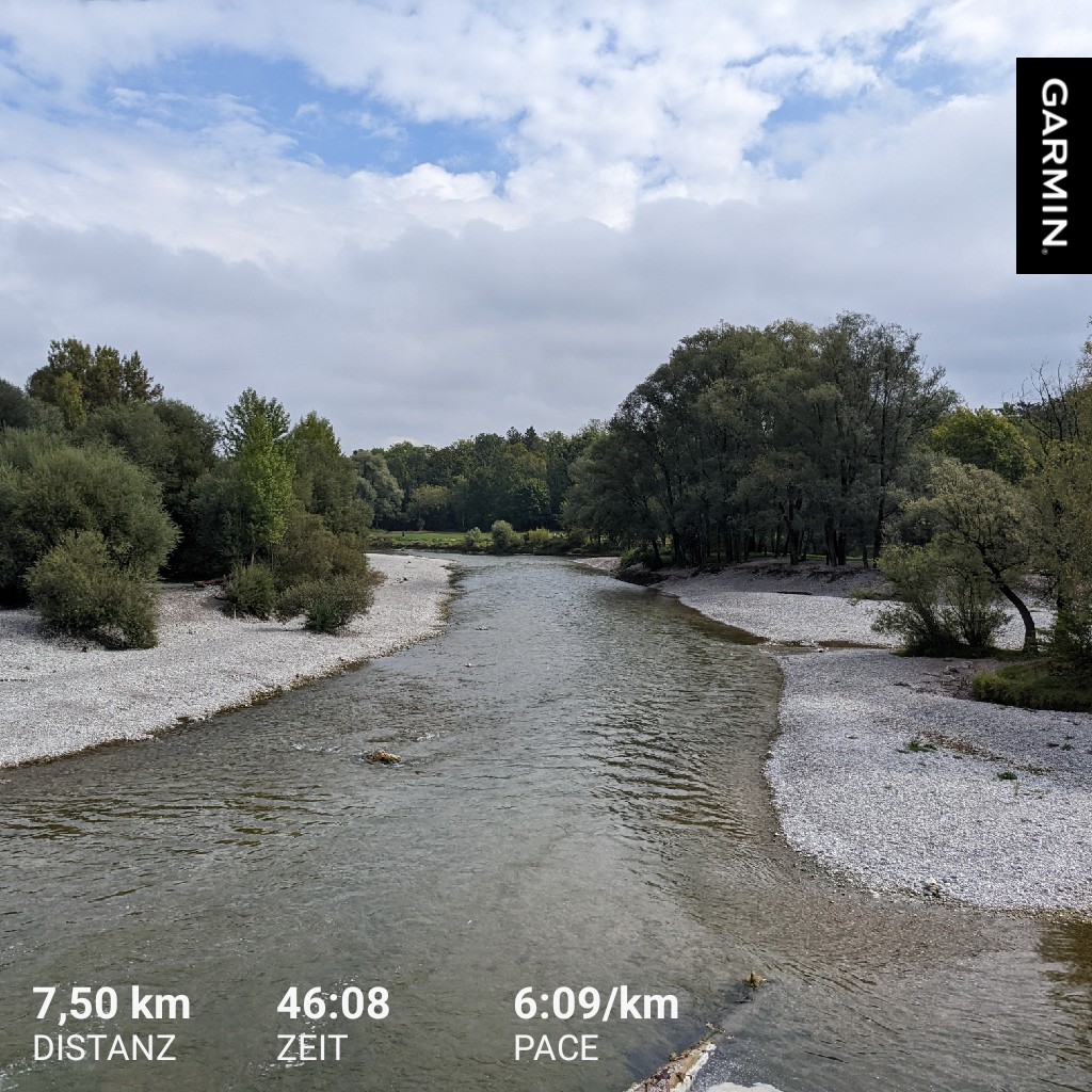#FunFact: in der Zeit, in der ich heute 7.5km gelaufen bin, ist #Kipchoge über 15km gelaufen.
 Ok, er ist 7 Jahre jünger und in #Berlin war das Wetter besser. Das muss man auch bedenken!
#garmin #beatyesterday #sundayisrunday <a href="/GreenRunnersBLN/">Green Runners</a>