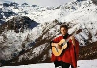 PcLasCondes's tweet photo. @pc_lareina @PCdeChile @PCRegCapital @Berta_Ave @PrensaPCdeChile @providencia_pc @ComunistasStgo @ArquitectsPC1 @RSolaSierra Hace ya un año quedaste grabado en tu cordillera.
Pegado al tímpano, hecho letras siderales e infinito de música.
Ya no es lo mismo la primavera sin tí.

A un año de tu partida.
Abrazo en letras, canto y canciones.
#PatricioManns https://t.co/JkLatJu7cq