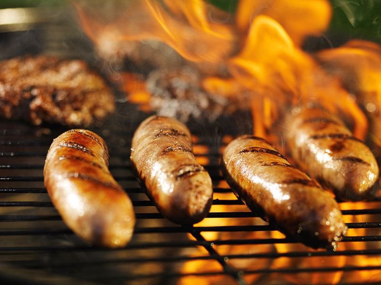 meatdepotrd's tweet photo. Con el 3x2 de nuestras Salchichas Artesanales, hoy podrás dejar la parrilla encendida hasta la noche👌🏻. Visítanos! #MeatDepotRD https://t.co/EZJIG9c2nS
