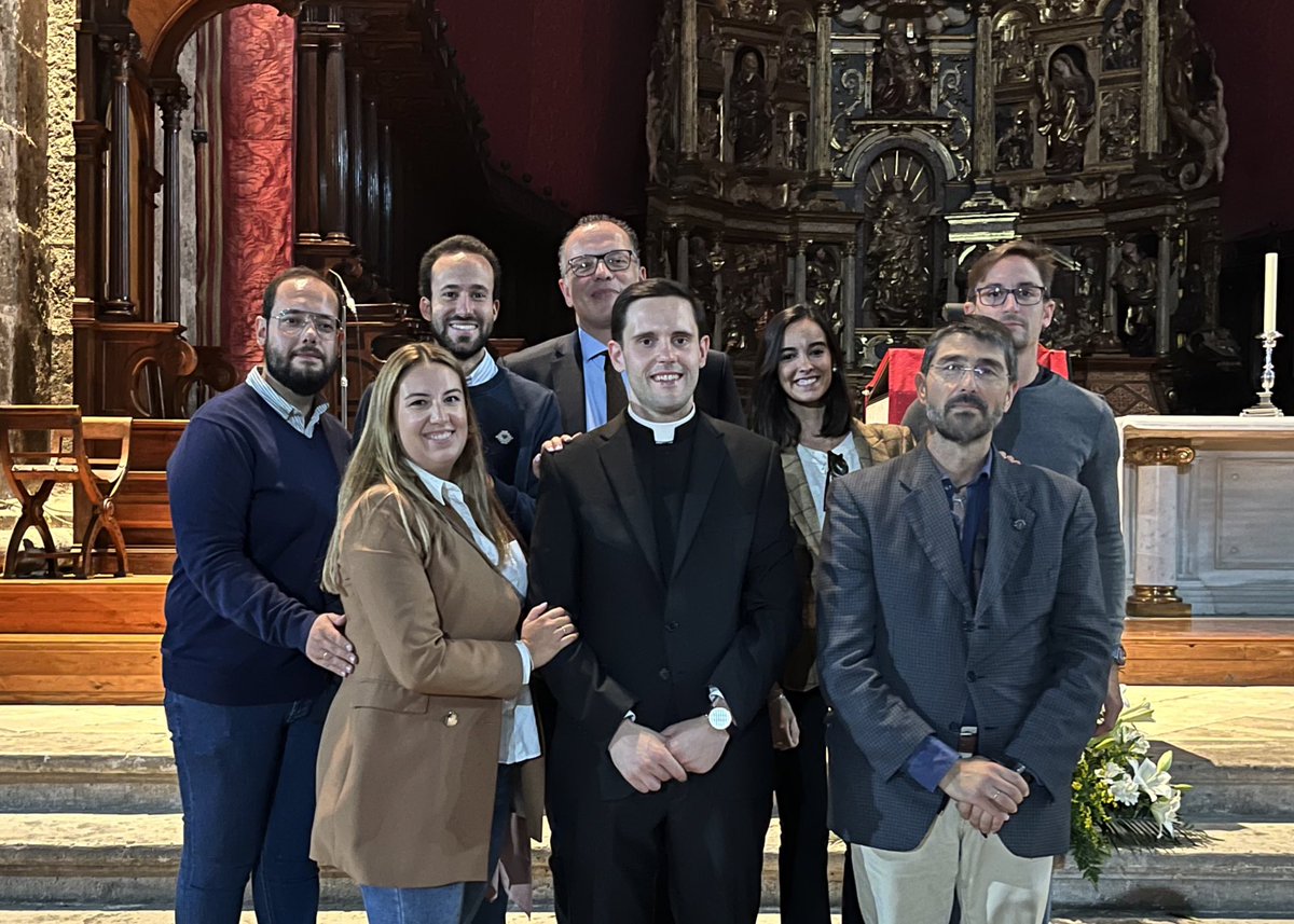 Damos nuestra más sincera enhorabuena a nuestro hermano cofrade Mario Martín, nuevo diácono de nuestra diócesis ( <a href="/archiValladolid/">Archidiócesis de Valladolid</a> )  nombrado en la tarde de hoy por nuestro obispo <a href="/MonsArguello/">Mons. Luis Argüello</a> 

¡Felicidades hermano! 

Paz y Bien