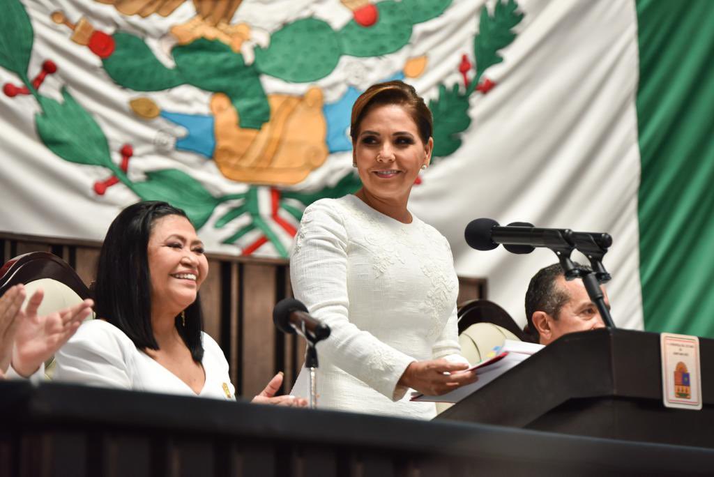 MildredAvilaVer's tweet photo. ¡Seguimos haciendo historia juntas!
Hoy tenemos en #QuintanaRoo por primera vez en la historia, una mujer como gobernadora con nuestra amiga @MaraLezama que hará que se viva la transformación en el Estado
Te deseo el mayor de los éxitos amiga, se que viviremos llenos de esperanza https://t.co/Lef5m1EVQ8