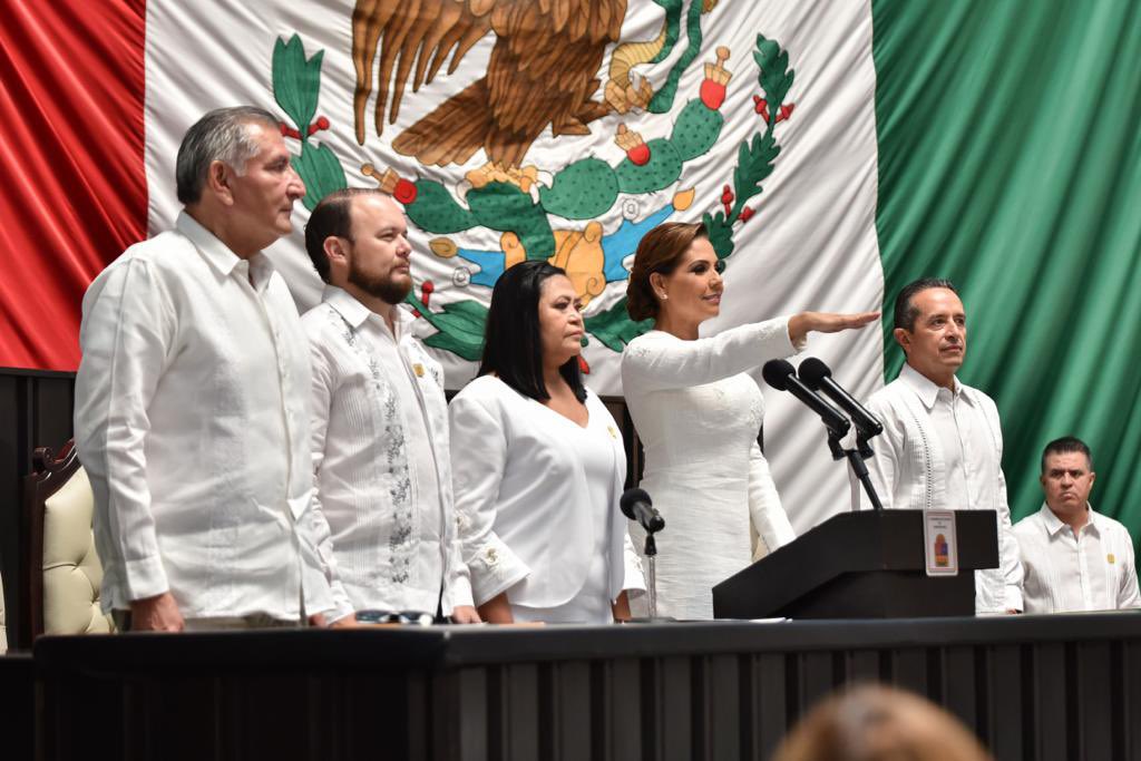MildredAvilaVer's tweet photo. ¡Seguimos haciendo historia juntas!
Hoy tenemos en #QuintanaRoo por primera vez en la historia, una mujer como gobernadora con nuestra amiga @MaraLezama que hará que se viva la transformación en el Estado
Te deseo el mayor de los éxitos amiga, se que viviremos llenos de esperanza https://t.co/Lef5m1EVQ8