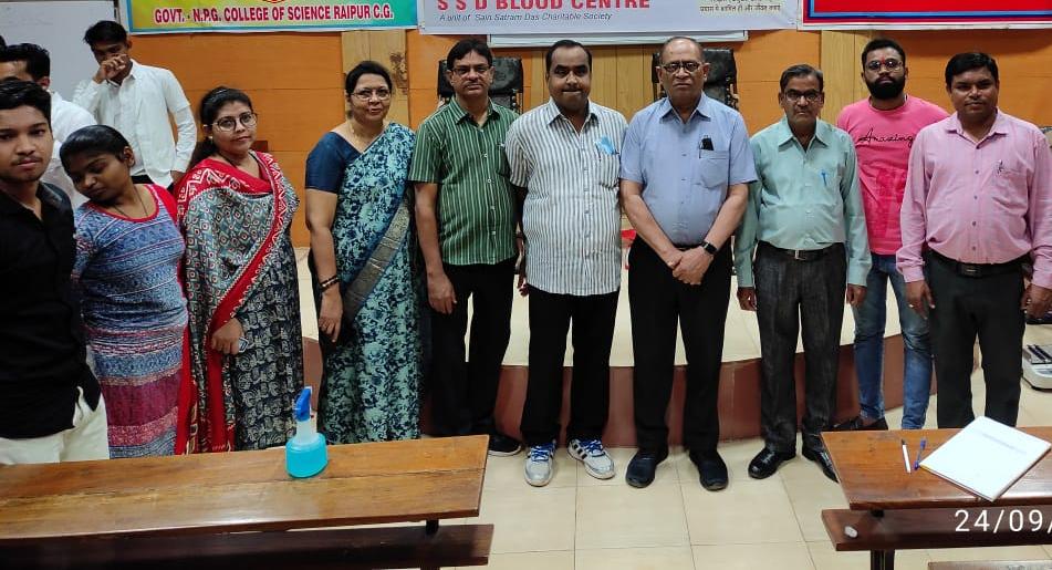 NssGnsc's tweet photo. On the occasion of NSS Foundation Day. Blood Donation Camp was organized by the NCC, NSS and Redcross of Nagarjuna Postgraduate Science College, Raipur.

@_NSSIndia @NssChhattisgarh @nssptrsuCG @NssrdB @NSSRDBhopal @UNICEFIndia @askabir_ https://t.co/zXL8uOflLZ