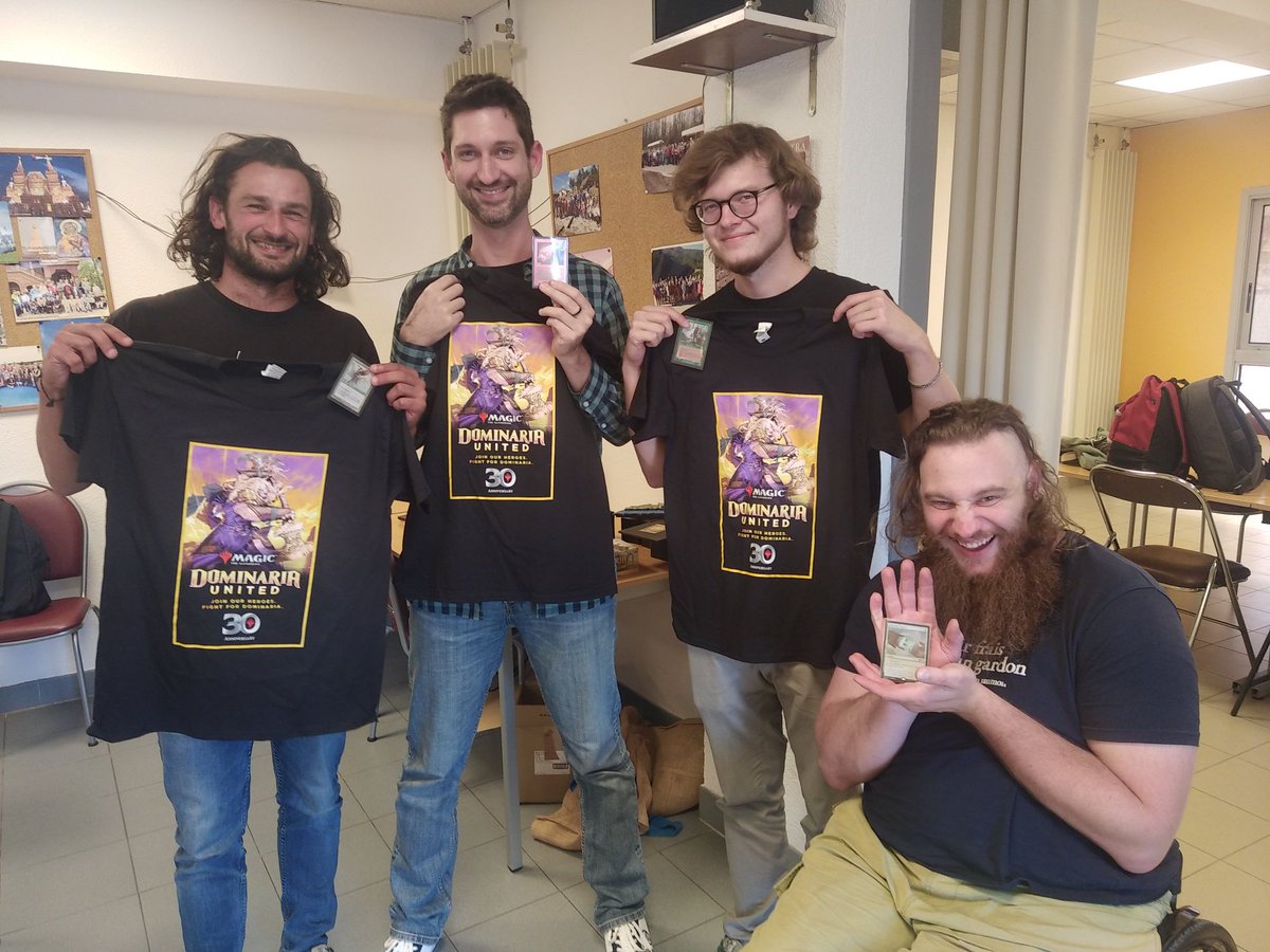MagicandGames34's tweet photo. #mtgdominaria #mtg #mtgdraft super journée avec les membres de l'asso, 18 joueurs présent au QG, pour ce scellé Dominaria! Un grand bravo a Pablo, Flo, Nico, et Benjamin, pour leur top 4!!Et a notre partenaire Paints&amp;Games pour les lots!!! https://t.co/iP4FVhsv0t