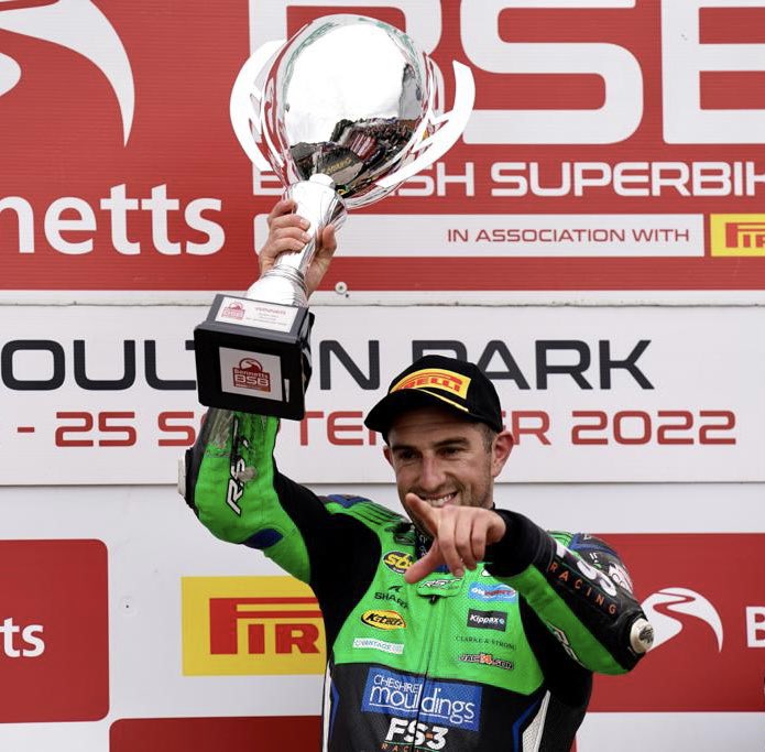 What a day! Action packed, but resulting in another @Oulton_Park race win for @LeeJack14 and @FS3racing 🏆 Add to that another third place finish in race 3 and we are a little closer to the title fight. Let’s go for it! ✊🏻✊🏻