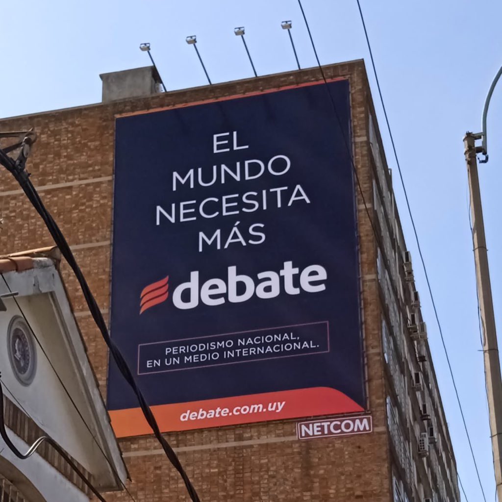 Sinaloa brilla ante el mundo. Muchas felicidades al equipo de <a href="/ELDEBATE/">Debate</a> por lograr expandirse ante el mundo, estoy segura que Uruguay es el primero de muchos más. <a href="/LJavierSalido/">Javier Salido</a> <a href="/AndreaDBT/">Andrea Miranda</a> <a href="/Cristina100DBT/">cristina muñoz grageda</a> <a href="/guadalupe2003/">Guadalupe Robles</a> <a href="/HectorPonce99/">Héctor Ponce</a>