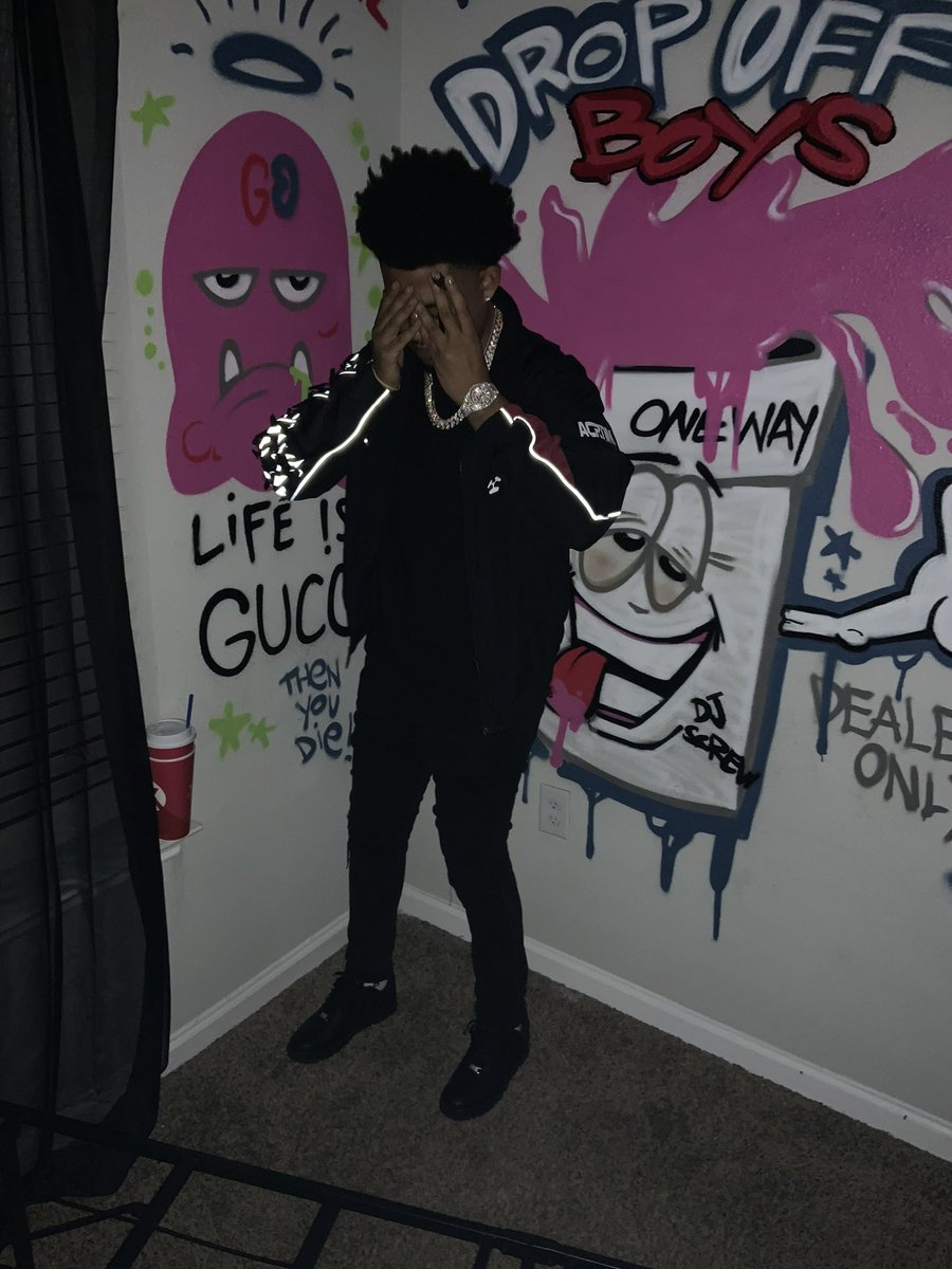 SeparateMyself's tweet photo. look ima soldier but all this weight on my shoulder got me feelin outnumbered https://t.co/ZKV7KADMrn