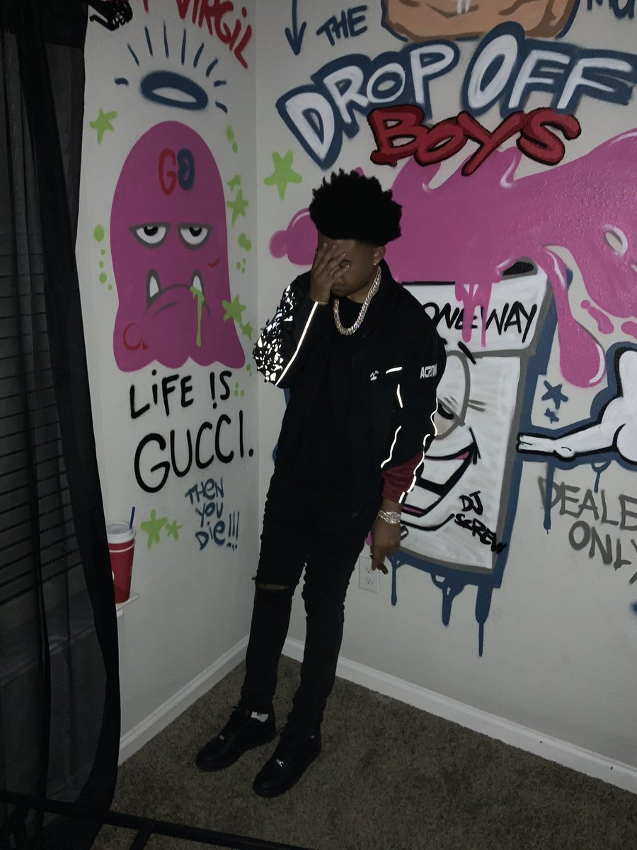 SeparateMyself's tweet photo. look ima soldier but all this weight on my shoulder got me feelin outnumbered https://t.co/ZKV7KADMrn