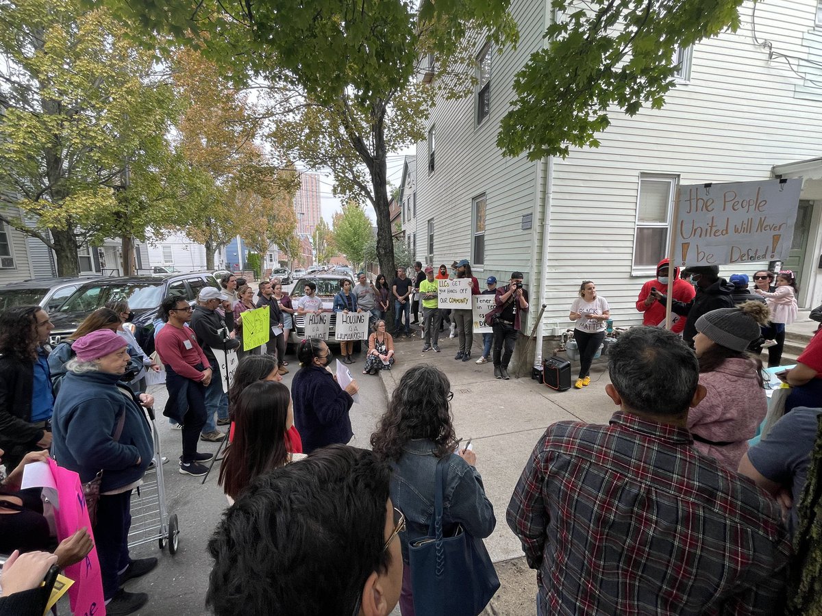 Shameful beyond words. After 27 years in their home in Somerville, Carlos’s family (and five of their neighbors) received letters from “BBD Holdings LLC” kicking them out with one month notice, without any cause. Sign the petition to stand w/ Carlos &amp; all
tinyurl.com/UnitedForTremo…
