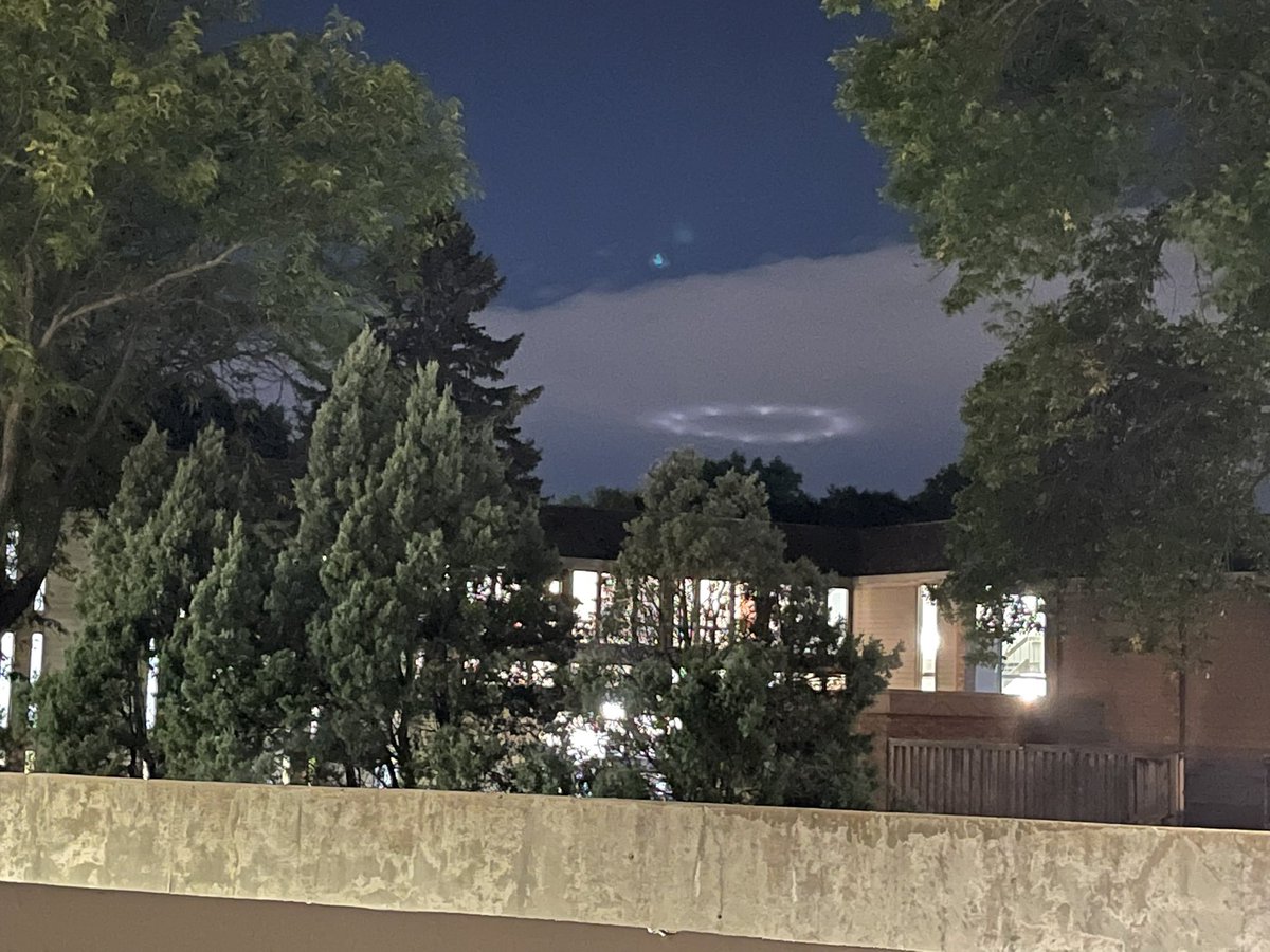 LeRahul's tweet photo. How many times #Minneapolis people have got surprised of #UFO #Alien Sightings just to know that it's nothing but #MysticLake #Casino lighting! https://t.co/b66mTnHxmt