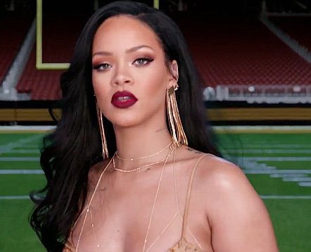 TokoGa12's tweet photo. @rihanna Queen is back 🔥 https://t.co/HTRZOkaB8F