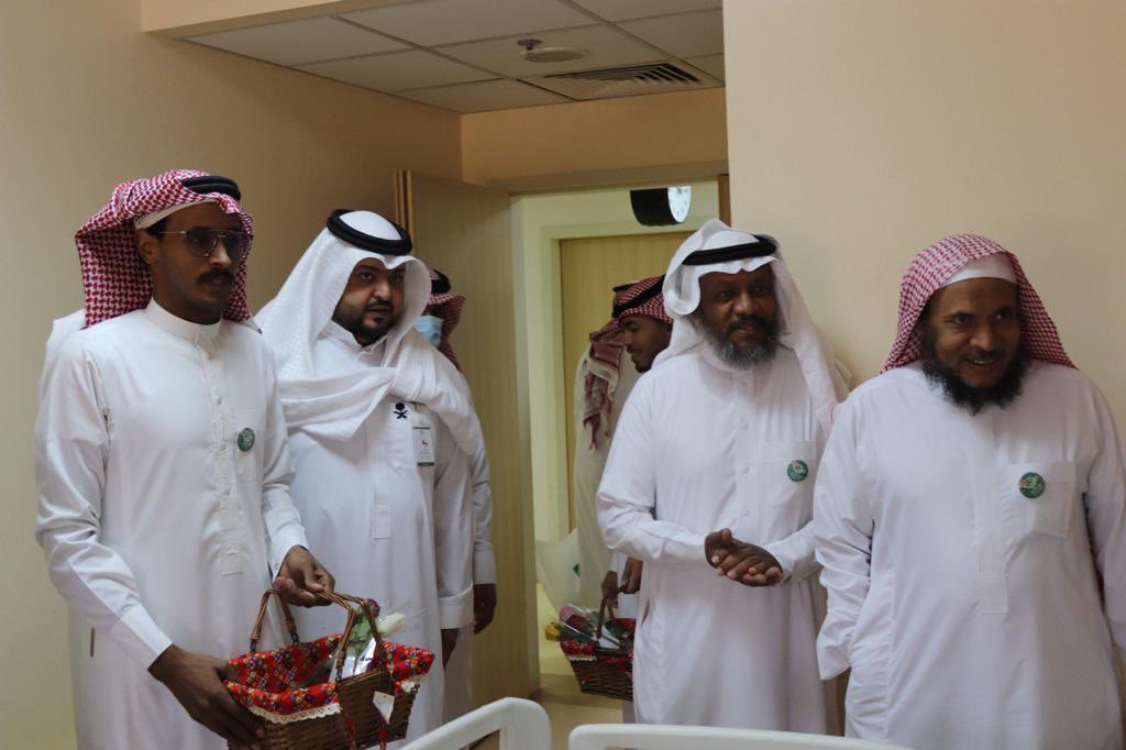 alulaahs's tweet photo. بمناسبة #اليوم_الوطني_السعودي  
قام رئيس #جمعية_العلا_الصحية بمشاركة مدير النطاق الصحي السادس بتجمع المدينة الصحي @Med_cluster6 د. سلطان القبلي مع مجموعة من أعضاء ومنسوبي الجمعية بزيارة المرضى في مستشفى الأمير عبد المحسن العام .

#العلا
#اليوم_الوطني_السعودي92
#هي_لنا_دار https://t.co/FdyR13B0eZ