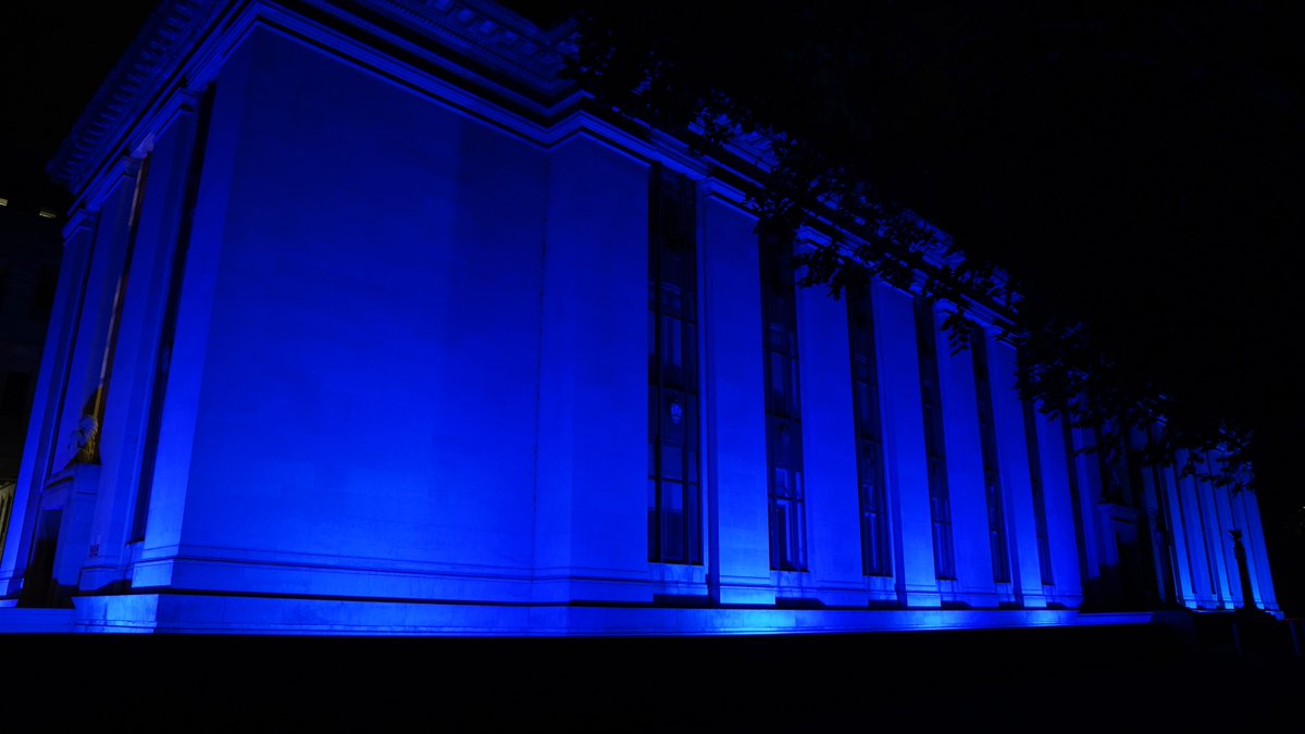 WelshGovernment's tweet image. Today we are lighting up our building to remember fallen police officers who have been killed or died on duty.

Your sacrifice will never be forgotten.

Thank you for everything you do to keep us safe.

#NPMD22