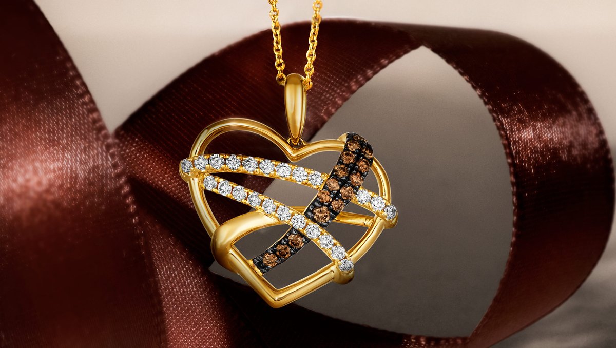 Le_Vian's tweet photo. With modern designs and classic shapes, this Wrapped in Chocolate collection perfectly combines timeless symbols with contemporary details. 

Gift this heart to yourself or a loved one today. 🤎 

https://t.co/u2cJRWLD2m

#WrappedInChocolate #jewelry #fashion #jewellery #handmade https://t.co/anGy0LCCsc