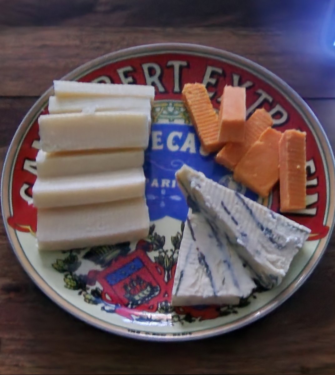 Evening snack - Montaglano Affine, Cantal &amp; Red Leicester.