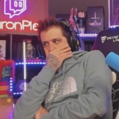 MovistareSports's tweet photo. Cuando hay chisme #RingCraft https://t.co/dgQ06My3iJ