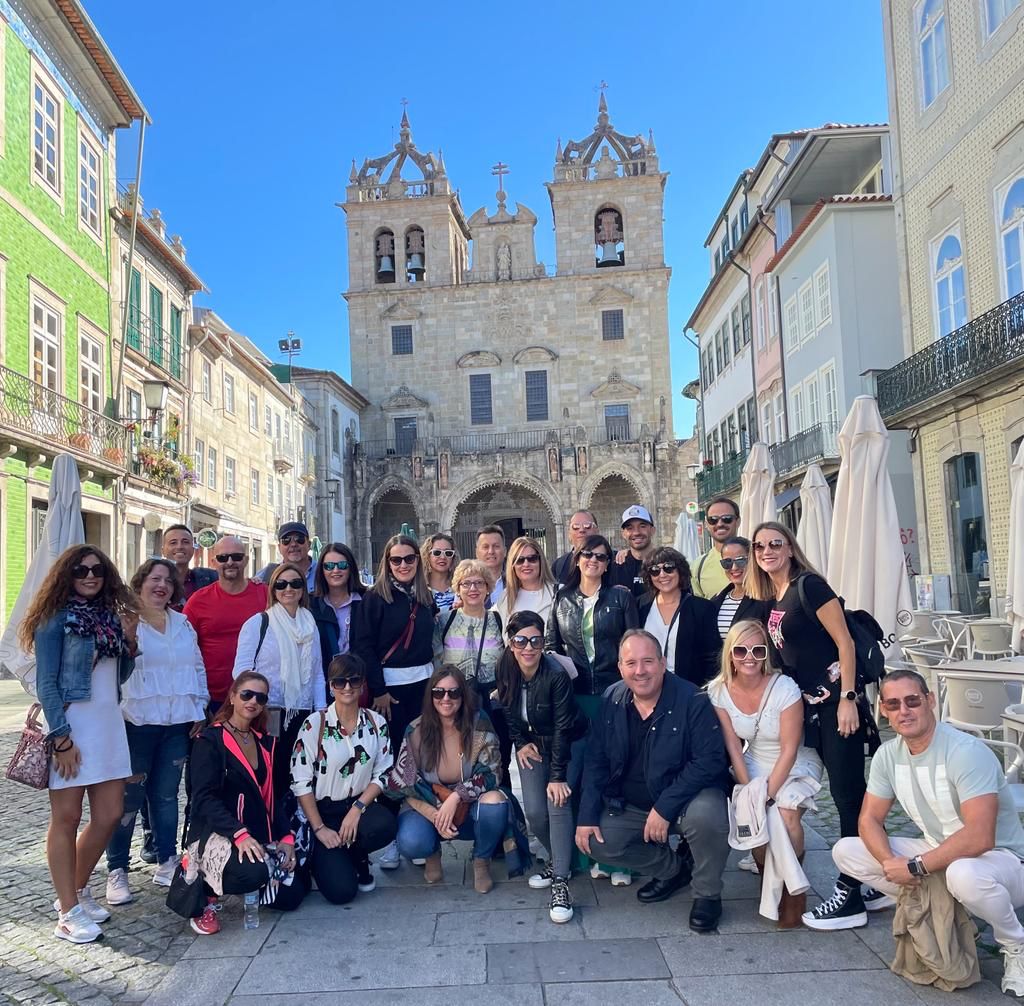 iborra_g's tweet photo. 28 directores de centros educativos de la Región de Murcia participan en un proyecto Erasmus+ sobre liderazgo, en que participan centros portugueses, @direcmur y es coordinado por la D.G de FP e Innovación.
@Educarm
@sepiegob
@innovaedum
@ProgramasRM
#Erasmus https://t.co/RJVllY4seg