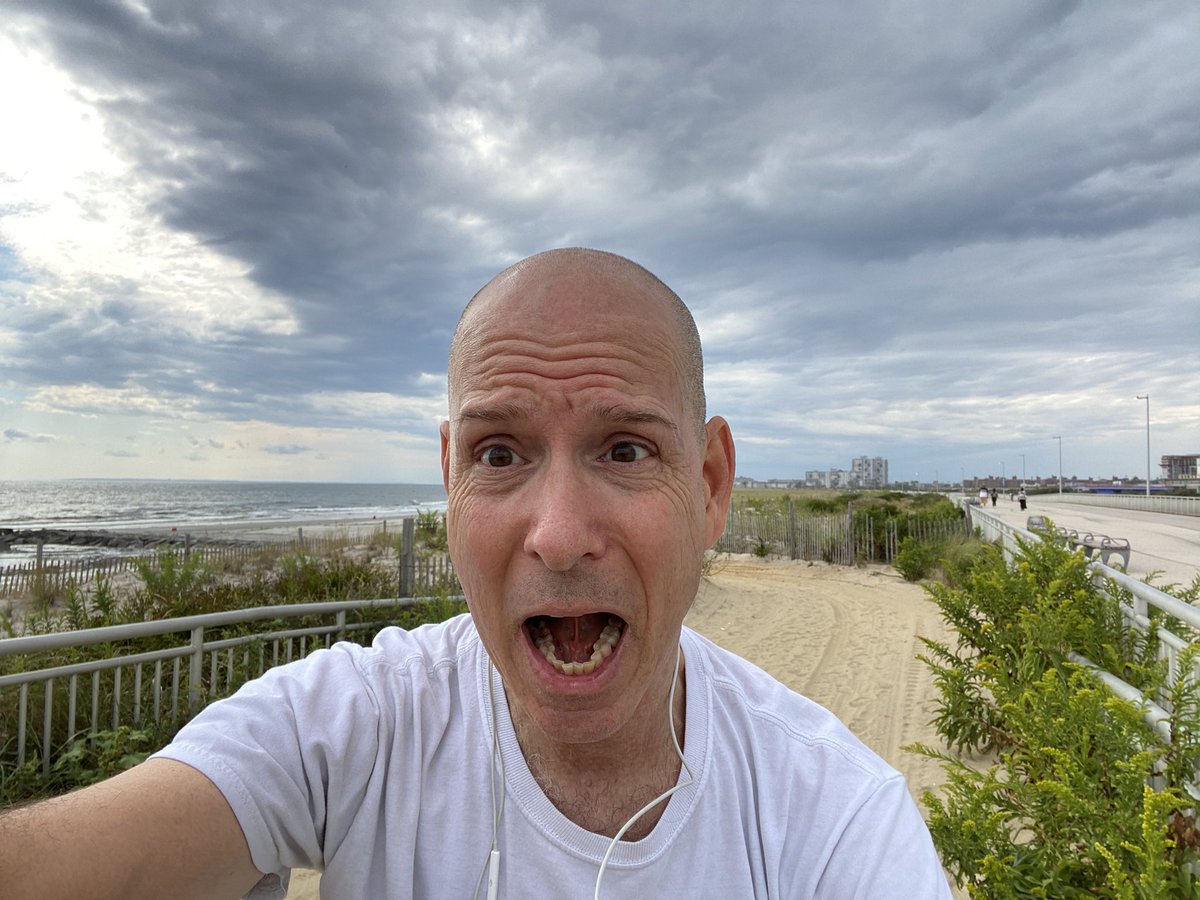 SHB6964's tweet photo. Think I can beat it home? How fast does this 🚲 go? #WhatStorm? https://t.co/PPRza0awrE